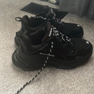 Balenciaga triple s